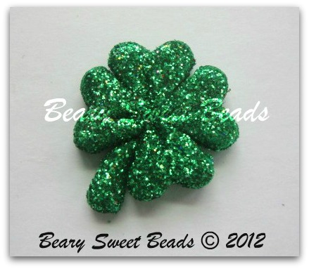 Lucky 4 Leaf Clover Kelly Green (drilled Horizontal)